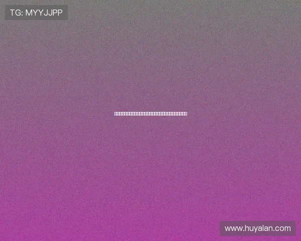 杰伦布朗突破上篮摔倒重重倒地但迅速恢复执行罚球无碍继续比赛